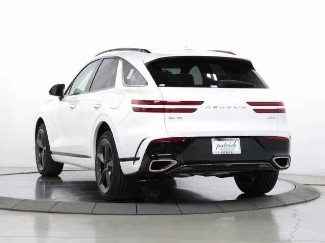 new 2026 Genesis GV70 car