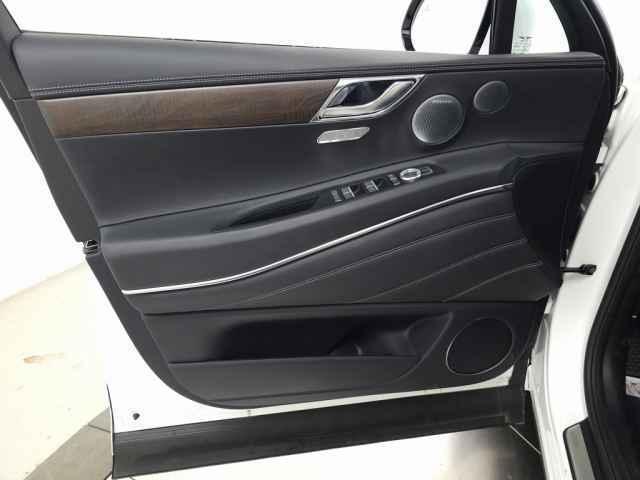 new 2025 Genesis GV80 car, priced at $82,570