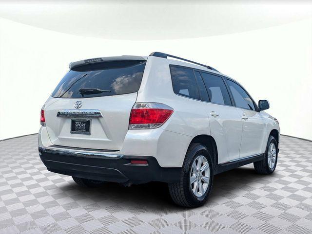 used 2013 Toyota Highlander car, priced at $17,980