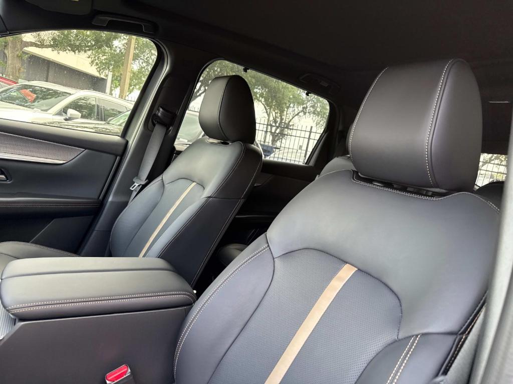 new 2025 Mazda CX-90 car, priced at $49,839