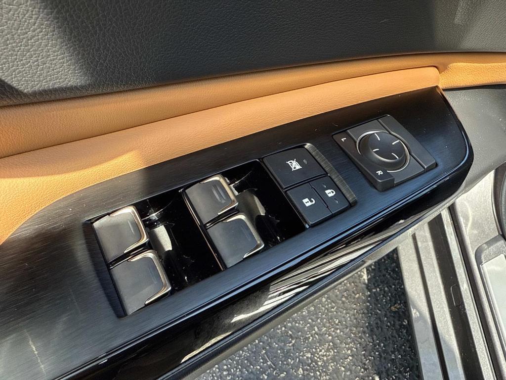 used 2023 Lexus ES 350 car, priced at $38,850