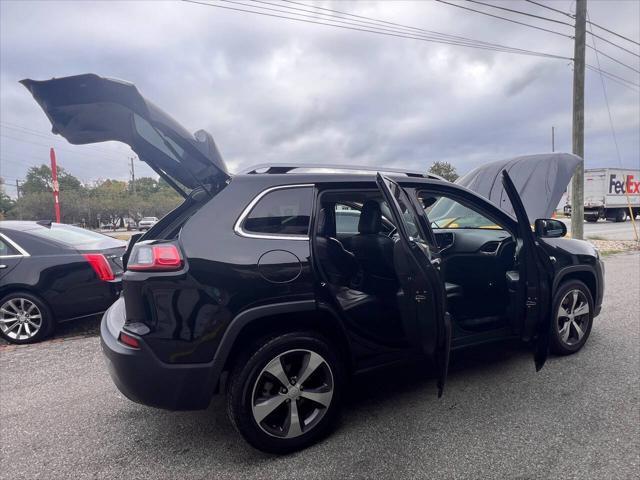 used 2020 Jeep Cherokee car, priced at $18,995