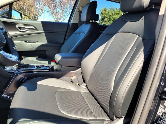 new 2025 Kia Sportage car, priced at $32,560