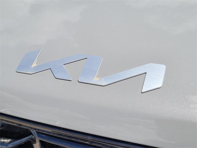 new 2025 Kia Sorento car, priced at $39,085