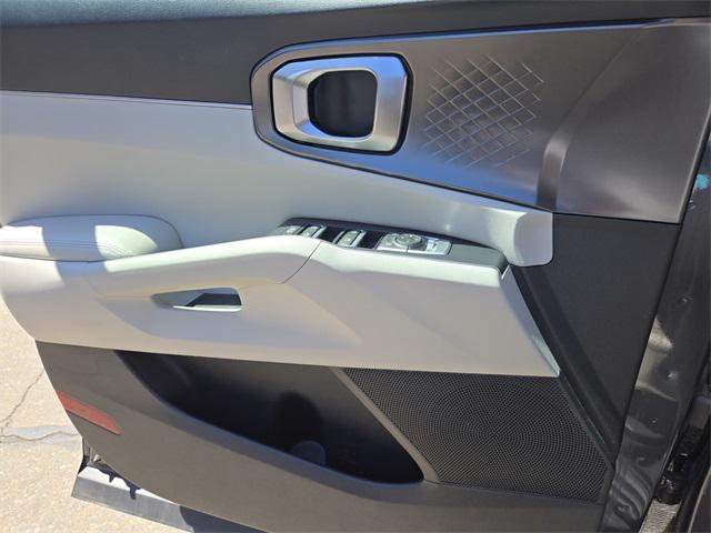used 2023 Kia Sorento Hybrid car, priced at $31,499