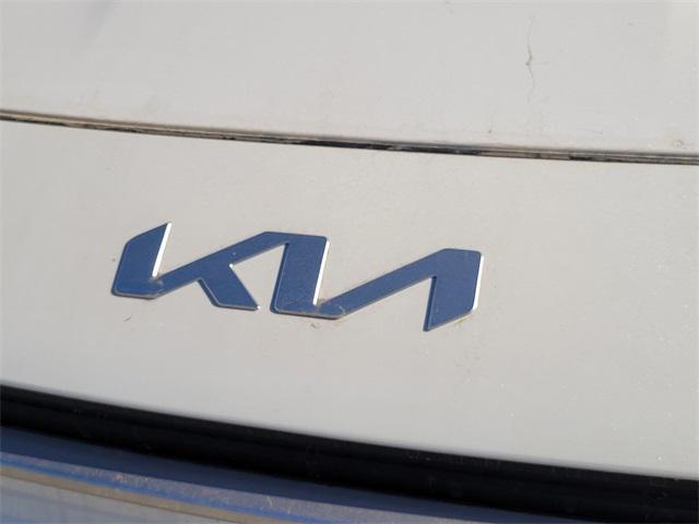 new 2025 Kia Niro car, priced at $31,560