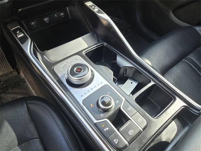 used 2023 Kia Sorento Hybrid car, priced at $29,828
