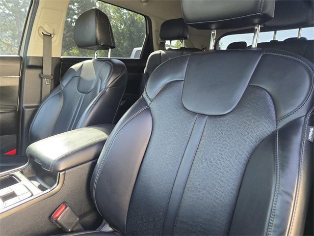 used 2023 Kia Sorento Hybrid car, priced at $29,828