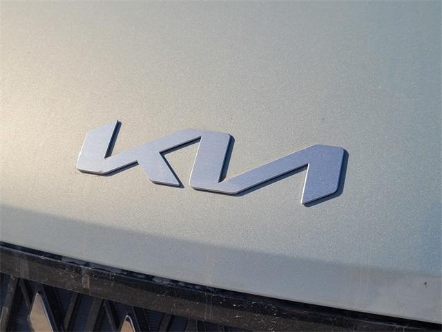 new 2025 Kia Carnival Hybrid car, priced at $44,360