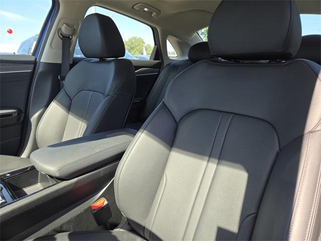 used 2025 Kia K5 car, priced at $30,999