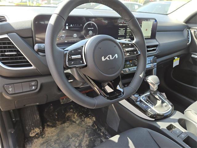 new 2025 Kia Seltos car, priced at $33,660