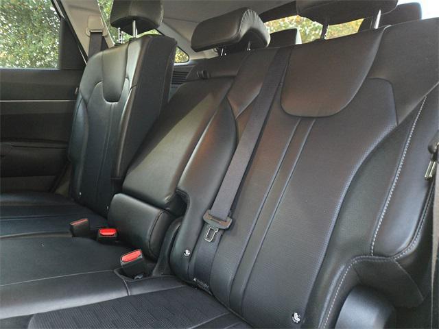 used 2024 Kia Sorento car, priced at $24,993