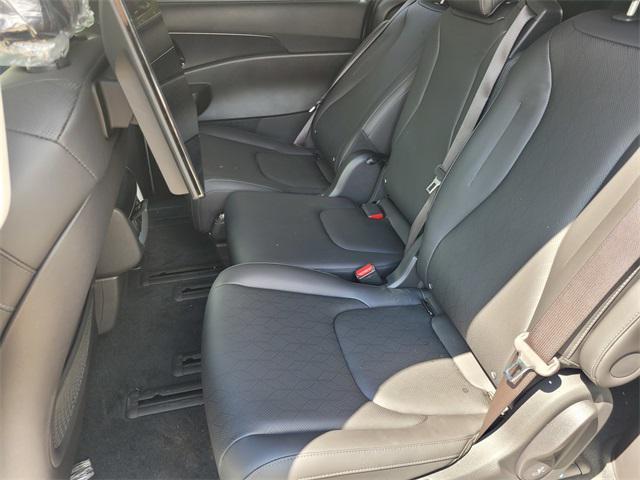 new 2025 Kia Carnival Hybrid car, priced at $53,100