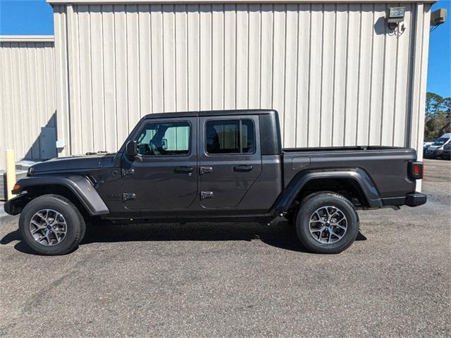 new 2024 Jeep Gladiator car, priced at $48,372