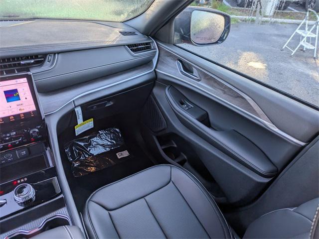 new 2025 Jeep Grand Cherokee car, priced at $48,030