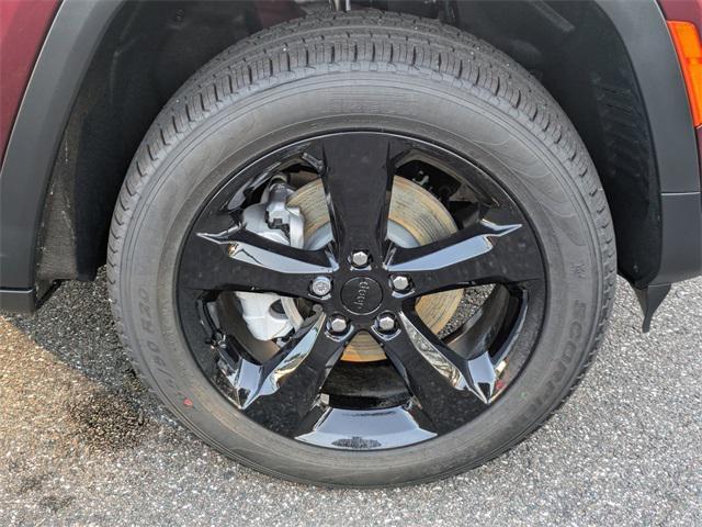 new 2025 Jeep Grand Cherokee car, priced at $48,030