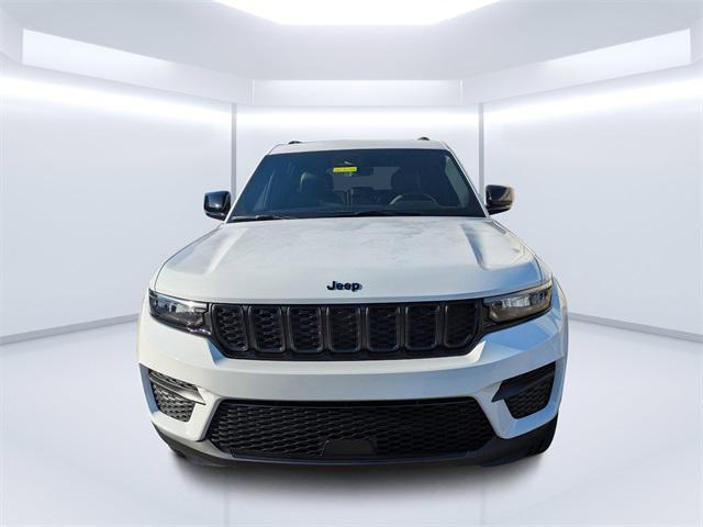 new 2025 Jeep Grand Cherokee car, priced at $40,900