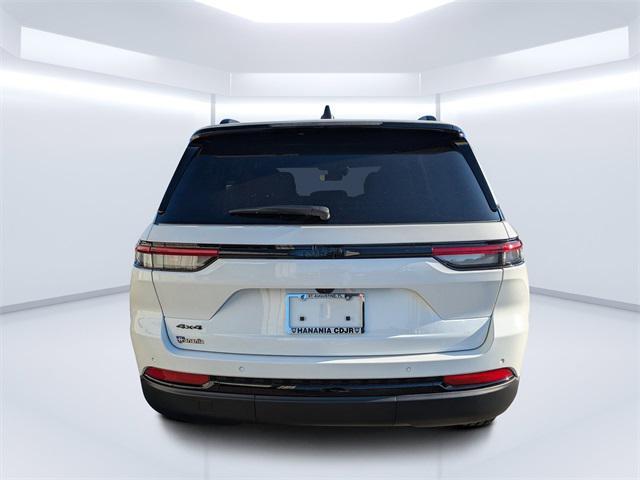 new 2025 Jeep Grand Cherokee car, priced at $40,900