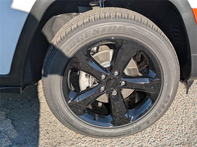 new 2025 Jeep Grand Cherokee car, priced at $40,900