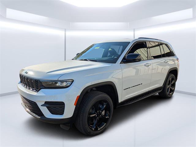 new 2025 Jeep Grand Cherokee car, priced at $40,900