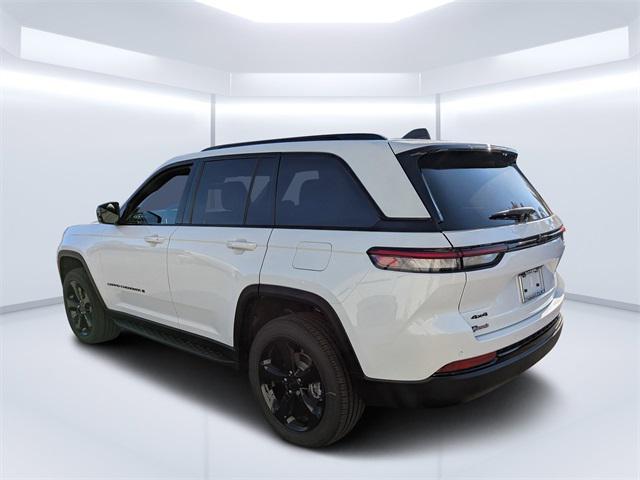new 2025 Jeep Grand Cherokee car, priced at $40,900
