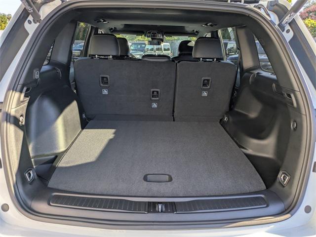 new 2025 Jeep Grand Cherokee car, priced at $40,900