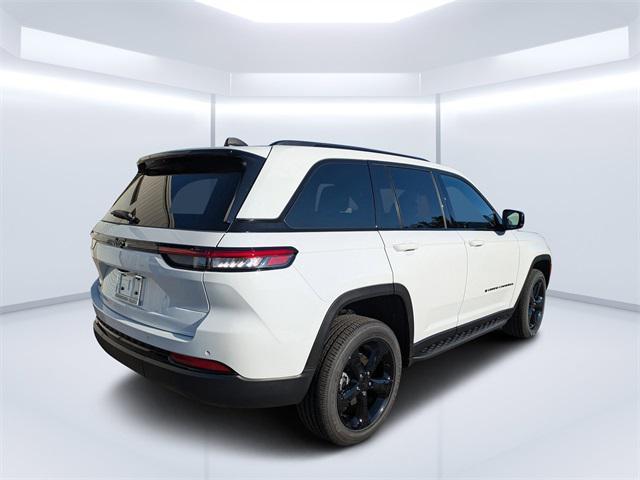 new 2025 Jeep Grand Cherokee car, priced at $40,900