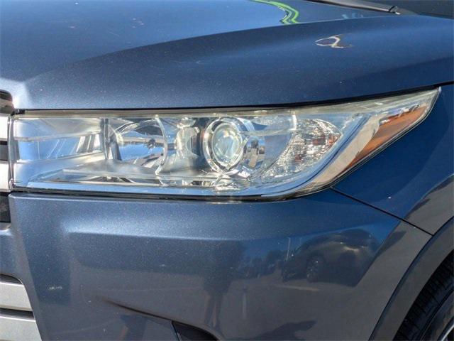 used 2019 Toyota Highlander car, priced at $20,980
