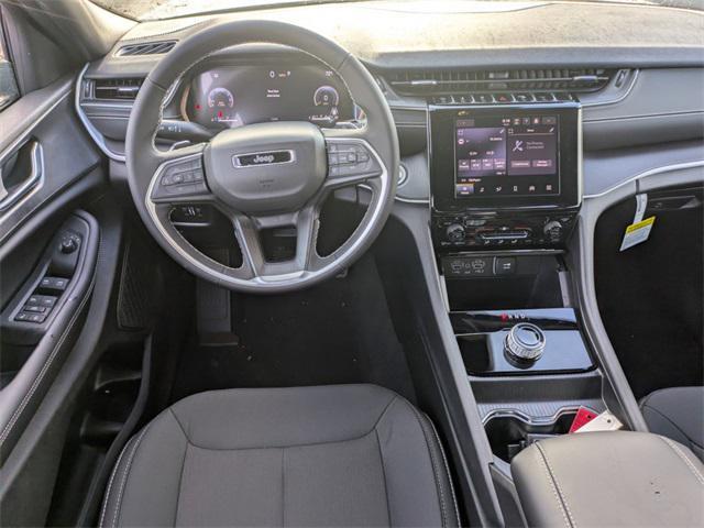 new 2025 Jeep Grand Cherokee car, priced at $40,175