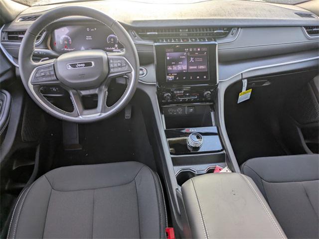 new 2025 Jeep Grand Cherokee car, priced at $40,175