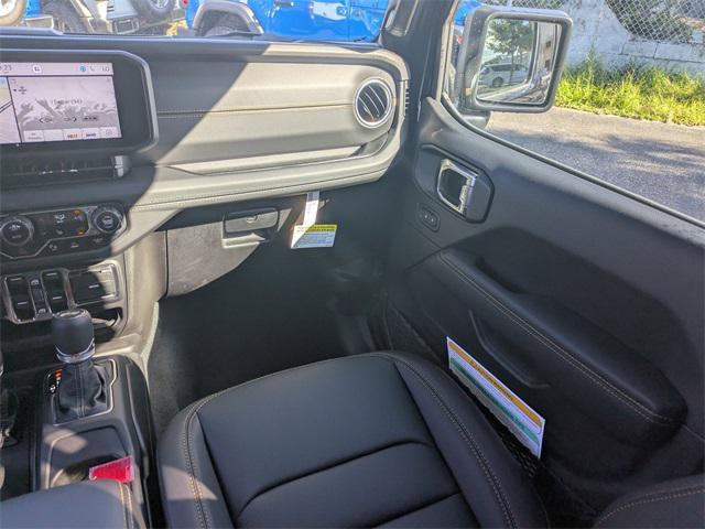 new 2025 Jeep Wrangler car, priced at $52,120