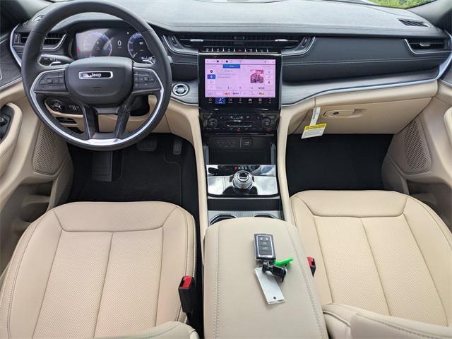 new 2025 Jeep Grand Cherokee car, priced at $45,655