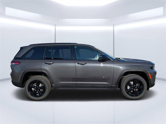 new 2025 Jeep Grand Cherokee car, priced at $41,495