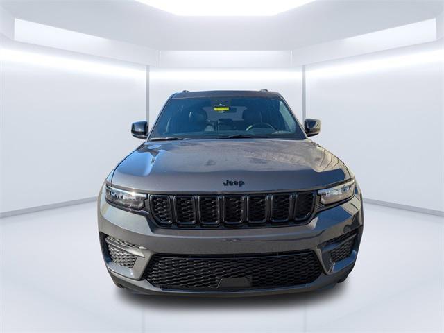 new 2025 Jeep Grand Cherokee car, priced at $41,495