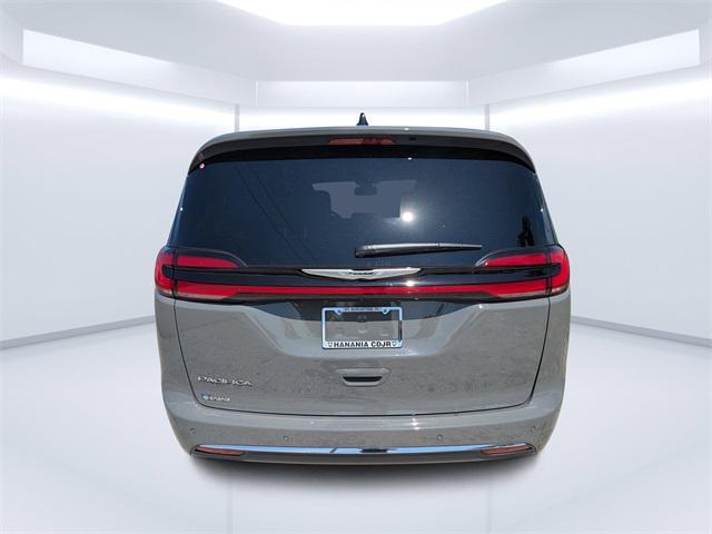 new 2025 Chrysler Pacifica car, priced at $45,685