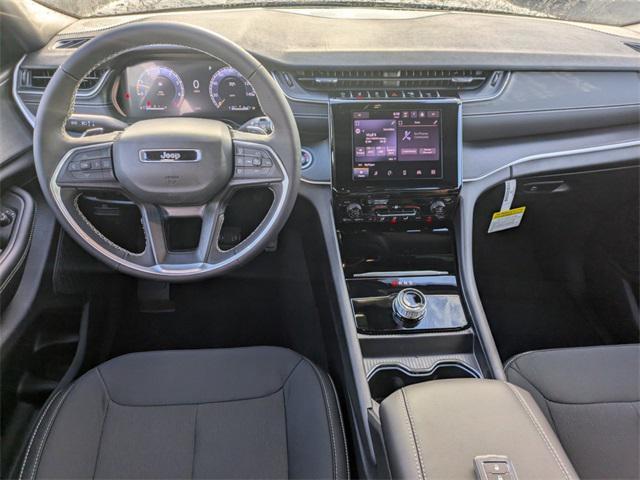 new 2025 Jeep Grand Cherokee car, priced at $40,175