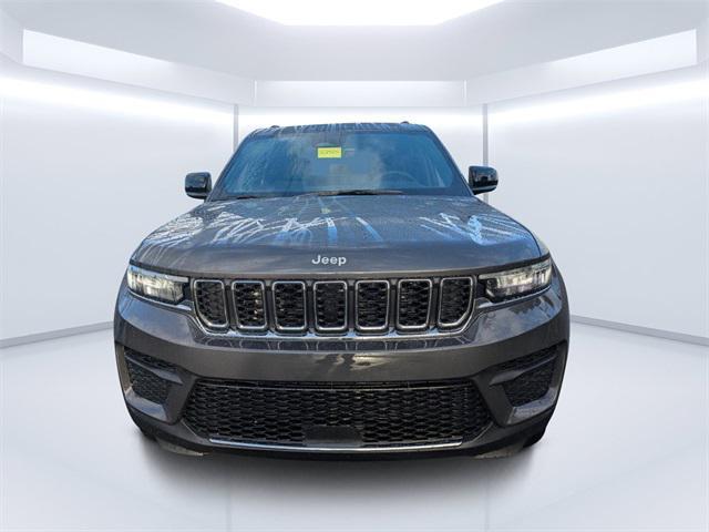 new 2025 Jeep Grand Cherokee car, priced at $40,175