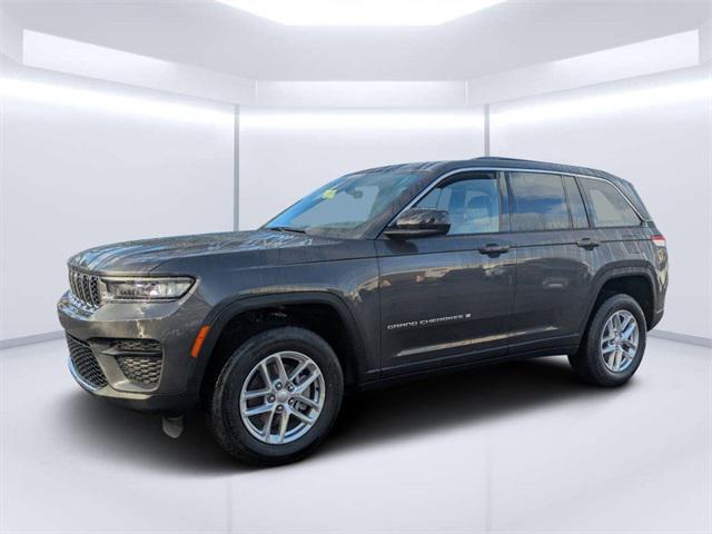 new 2025 Jeep Grand Cherokee car, priced at $40,175