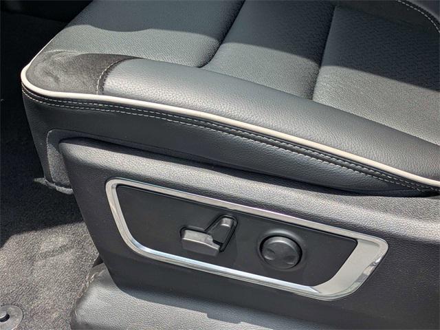 new 2025 Ram 1500 car, priced at $62,606