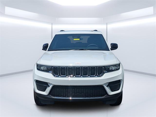 new 2025 Jeep Grand Cherokee car, priced at $36,540