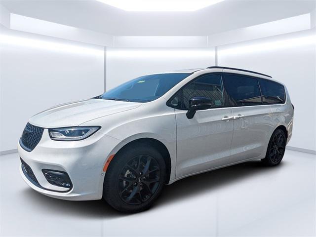 new 2024 Chrysler Pacifica car, priced at $46,110