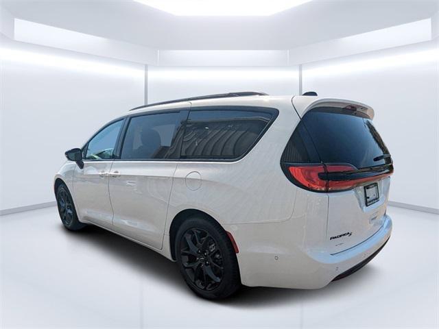 new 2024 Chrysler Pacifica car, priced at $46,110