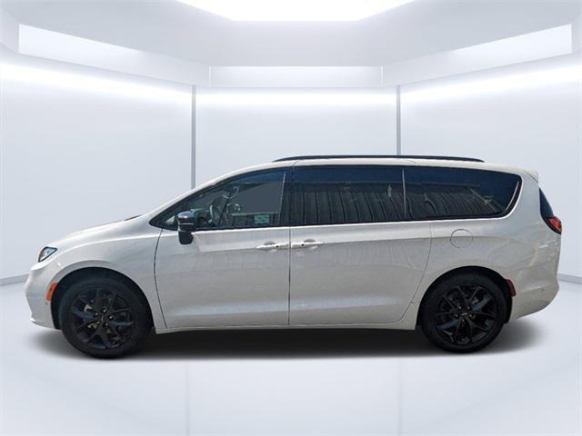 new 2024 Chrysler Pacifica car, priced at $46,110