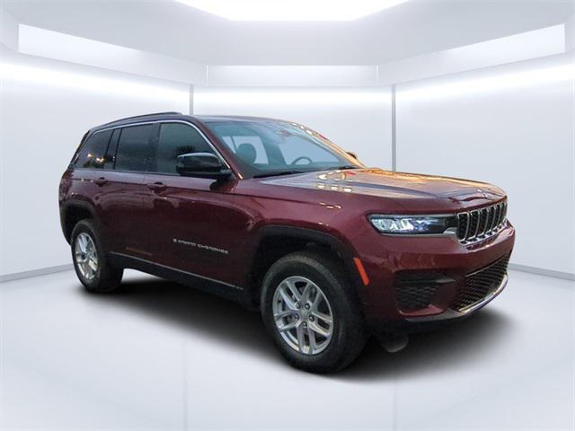 new 2025 Jeep Grand Cherokee car, priced at $40,175