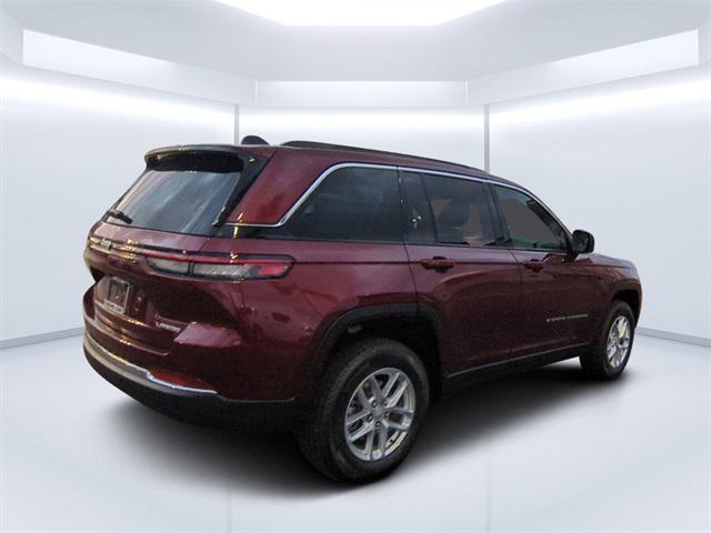 new 2025 Jeep Grand Cherokee car, priced at $40,175