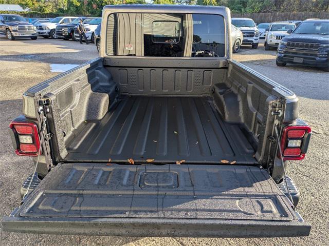 new 2025 Jeep Gladiator car, priced at $52,745