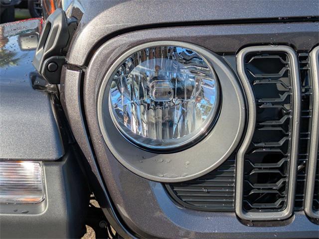 new 2025 Jeep Gladiator car, priced at $48,540