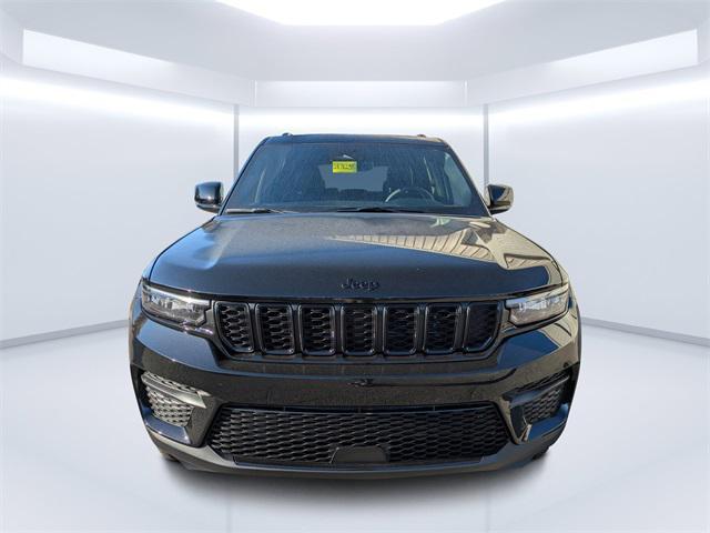 new 2025 Jeep Grand Cherokee car, priced at $41,495