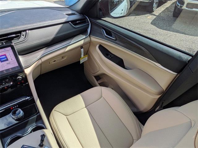 new 2025 Jeep Grand Cherokee car, priced at $44,360