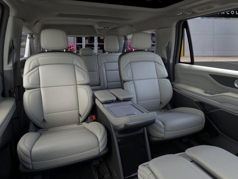 new 2025 Lincoln Navigator L car, priced at $105,437